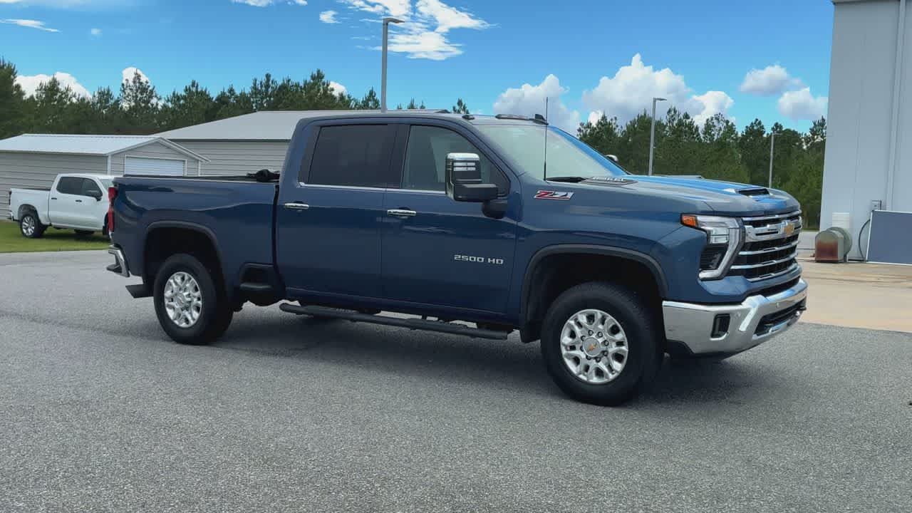 Used 2024 Chevrolet Silverado 2500 LTZ w/ LTZ Plus Package AWD/4WD image 2