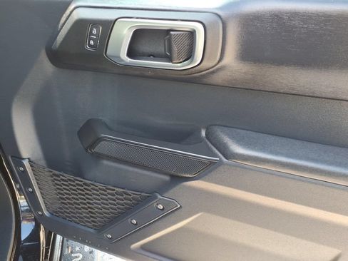 Certified 2025 Ford Bronco Badlands AWD/4WD image 6