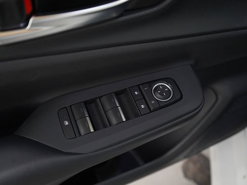 Used 2025 Toyota Prius AWD image 19