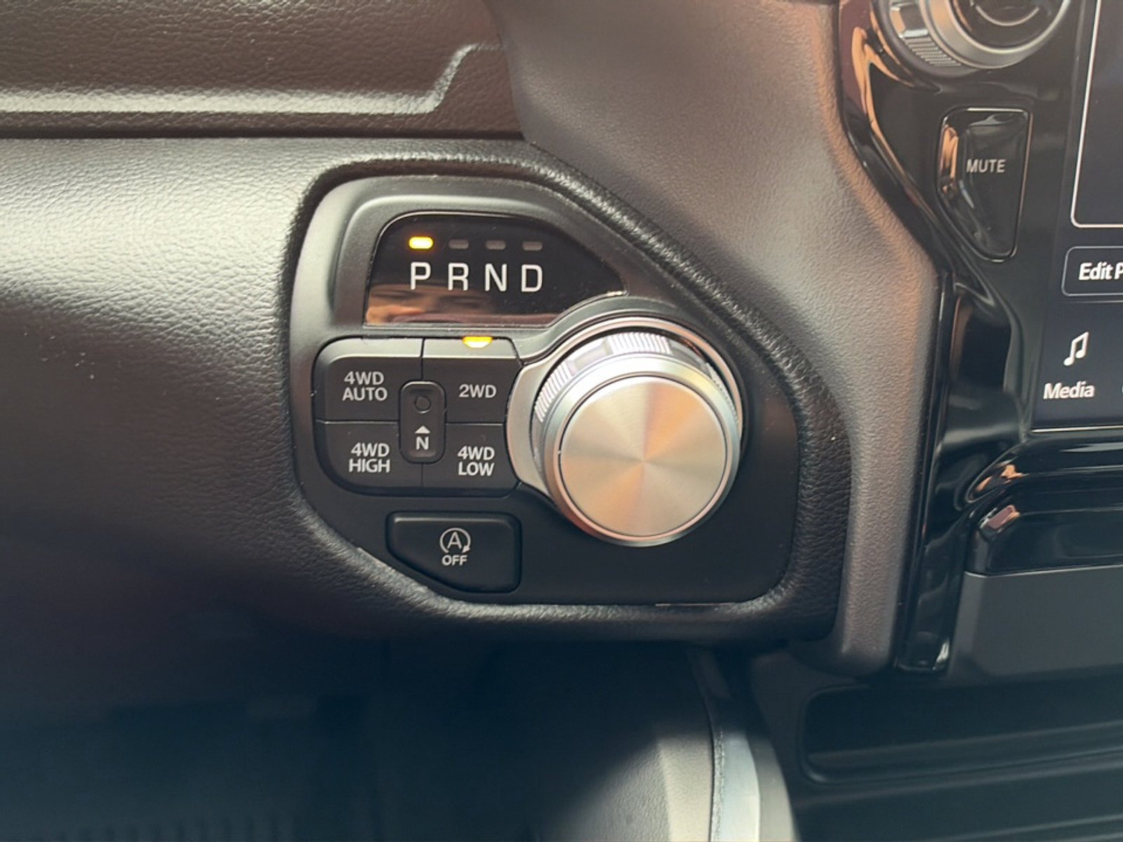 Used 2023 RAM 1500 Laramie AWD/4WD image 39