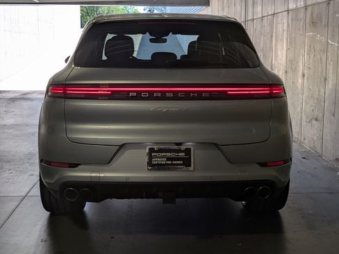 Certified 2025 Porsche Cayenne S AWD/4WD image 8