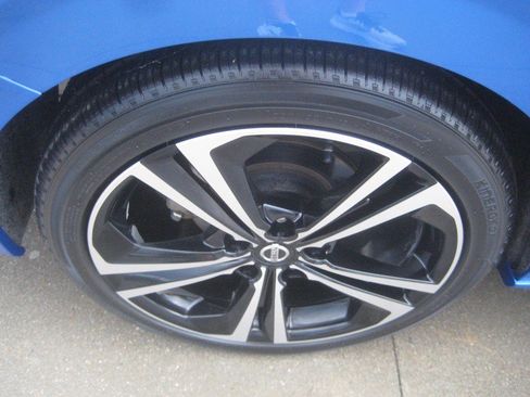 Used 2023 Nissan Sentra SR FWD image 9