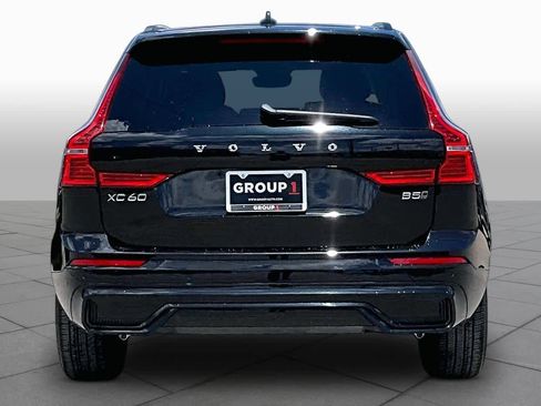 Used 2024 Volvo XC60 B5 Core AWD/4WD image 5