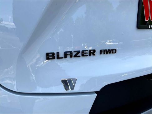 Used 2021 Chevrolet Blazer LT AWD/4WD image 24