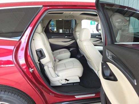 Used 2020 Buick Enclave Essence FWD image 51