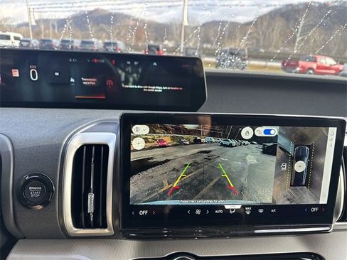 New 2025 Ford Expedition Max Active image 24