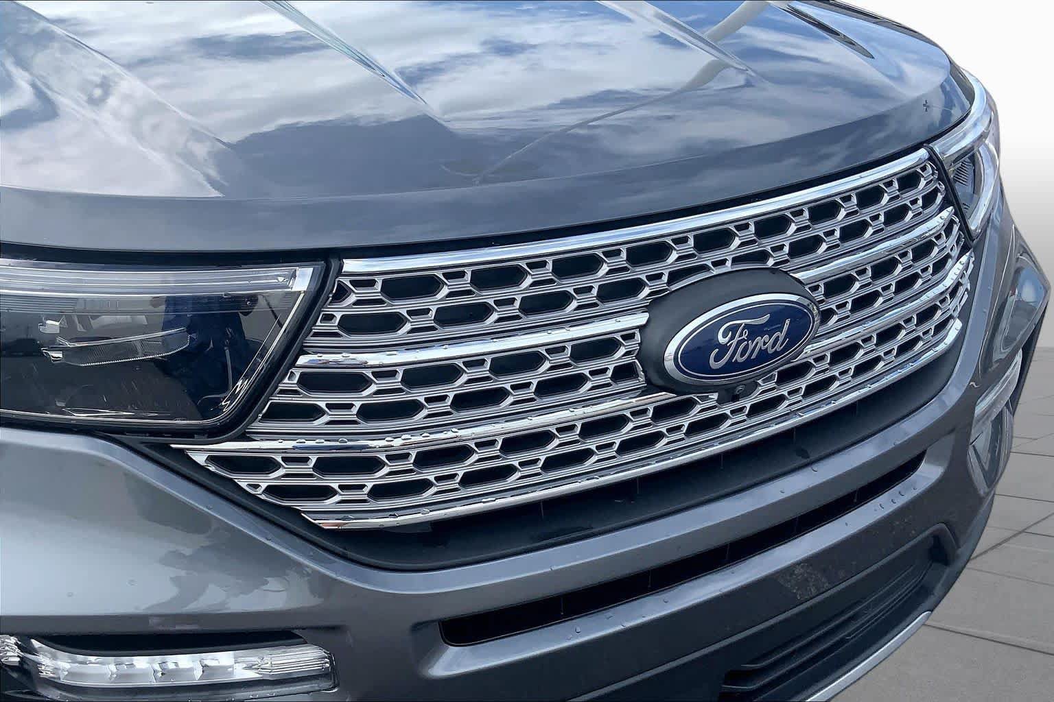 Used 2022 Ford Explorer Limited w/ Equipment Group 301A RWD image 30