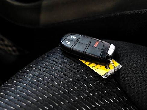 Used 2017 Dodge Journey SE image 56