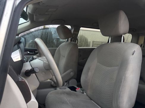 Used 2014 Nissan Quest S image 13