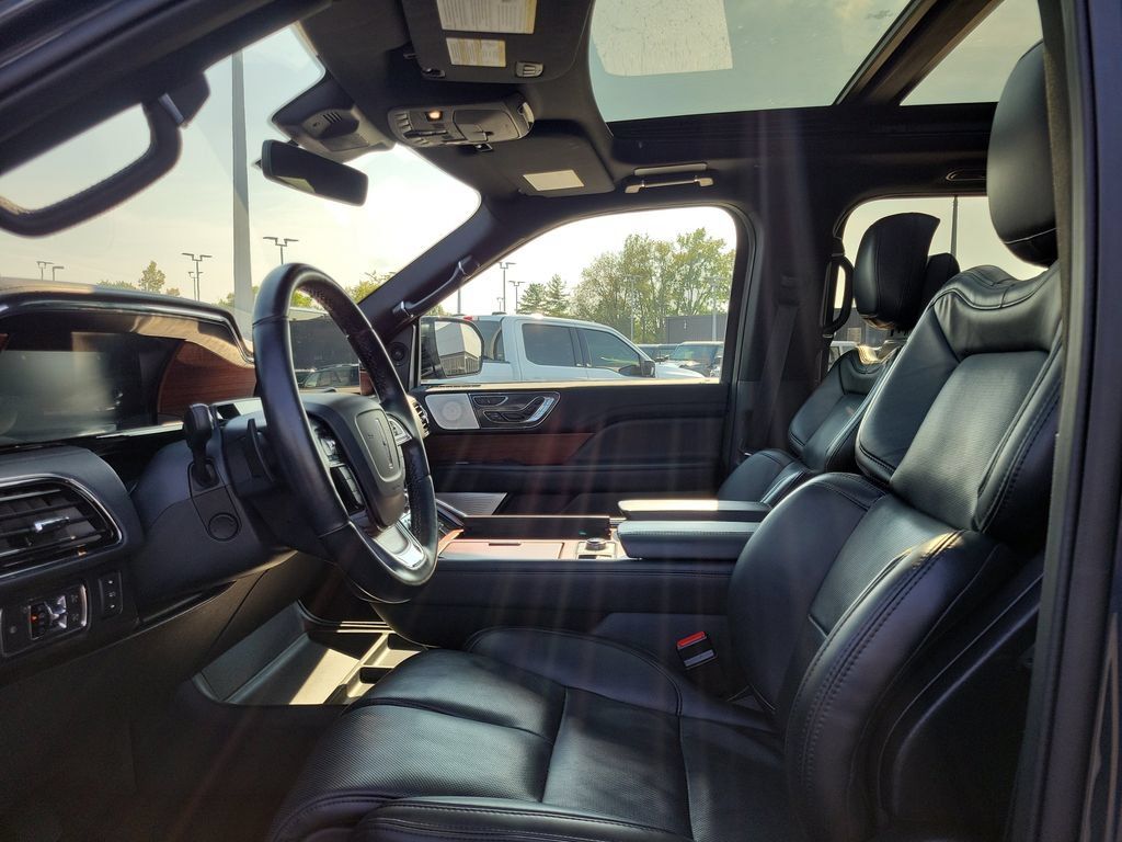 Certified 2022 Lincoln Navigator L Reserve AWD/4WD image 18