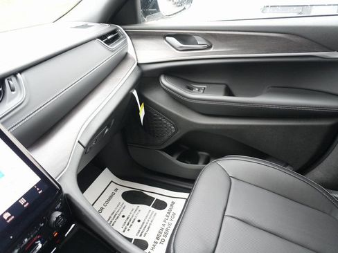 New 2025 Jeep Grand Cherokee L Limited w/ Luxury Tech Group II image 26