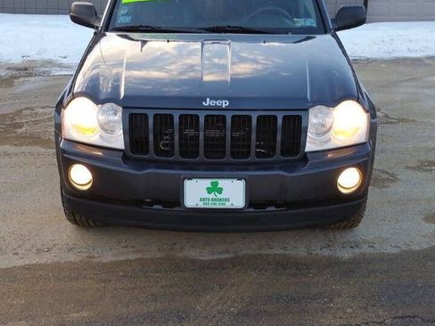 Used 2007 Jeep Grand Cherokee Laredo AWD/4WD image 2