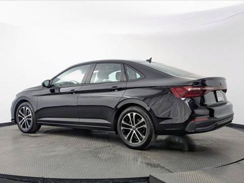 Used 2025 Volkswagen Jetta Sport FWD image 4