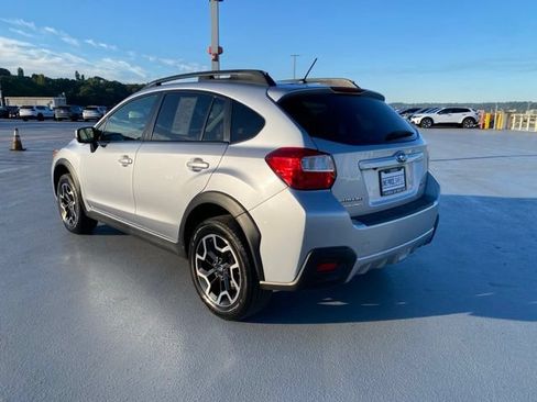 Used 2017 Subaru Crosstrek 2.0i Premium w/ Moonroof Package AWD/4WD image 7