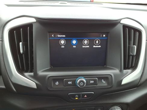 Used 2022 GMC Terrain SLE FWD image 16