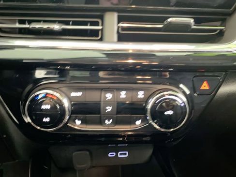 Used 2025 Chevrolet Trax ACTIV w/ Driver Confidence Package FWD image 40
