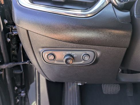 Used 2019 Chevrolet Equinox Premier FWD image 30