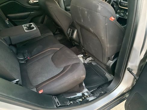Used 2016 Jeep Cherokee 75th Anniversary FWD image 5