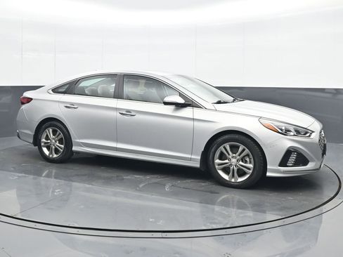 Used 2019 Hyundai Sonata SEL w/ Tech Package 02 FWD image 8