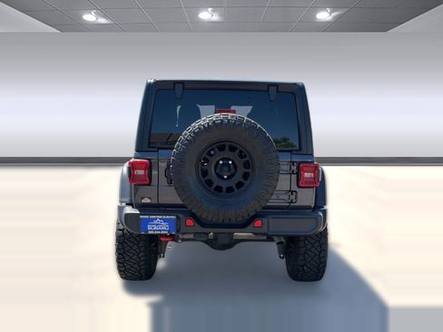 Used 2024 Jeep Wrangler Unlimited Rubicon w/ Convenience Group AWD/4WD image 10