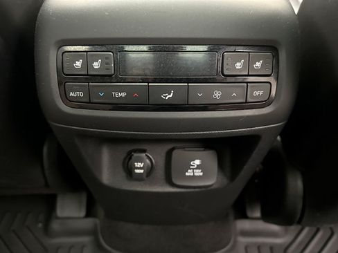 Used 2020 Hyundai Palisade Limited w/ Winter Weather Package AWD/4WD image 22