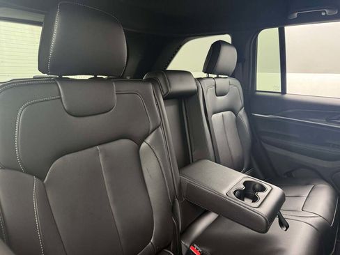 New 2025 Jeep Grand Cherokee Limited w/ Black Appearance Package image 25