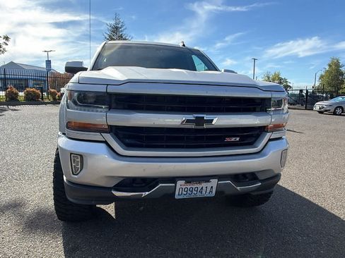 Used 2018 Chevrolet Silverado 1500 LT w/ All Star Edition AWD/4WD image 2