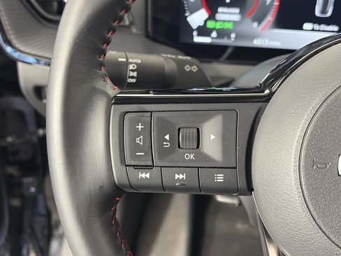 Used 2025 Nissan Kicks SR image 27