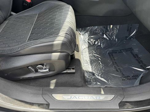 Used 2019 Jaguar F-PACE SVR image 51