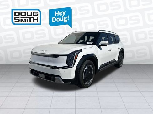 Used 2024 Kia EV9 Land AWD/4WD image 3