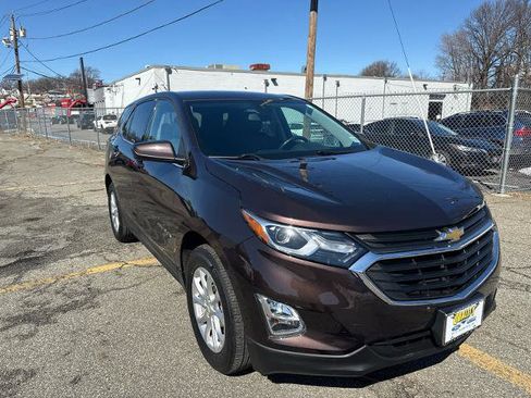 Used 2020 Chevrolet Equinox LT image 1
