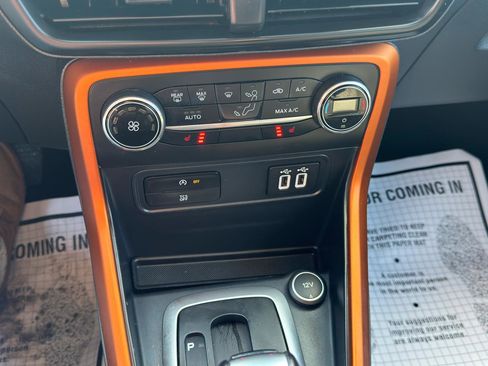Used 2021 Ford EcoSport SE w/ SE Appearance Package image 26
