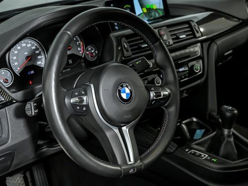 Used 2020 BMW M4 Coupe w/ Executive Package RWD image 20