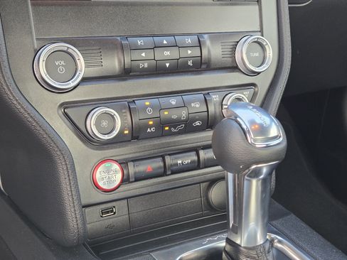 Certified 2022 Ford Mustang Coupe image 26