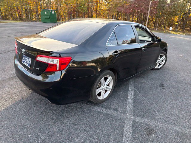 Used 2014 Toyota Camry SE FWD image 28