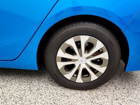 Used 2021 Toyota Prius Prime XLE FWD image 9