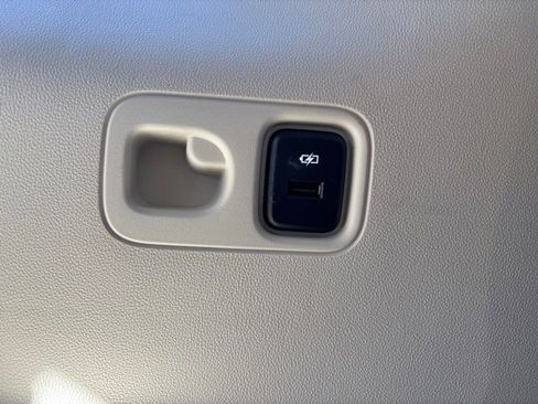 Used 2021 GMC Acadia Denali w/ Denali Ultimate Package image 23