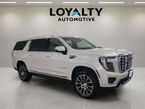 Used 2025 GMC Yukon XL Denali w/ Sun & Power Step Package AWD/4WD image 7