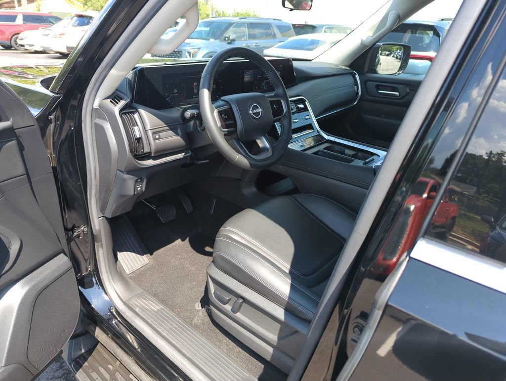 Used 2025 Nissan Armada SV AWD/4WD image 11