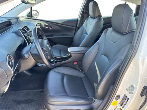 Used 2020 Toyota Prius XLE w/ Advanced Technology Package image 19