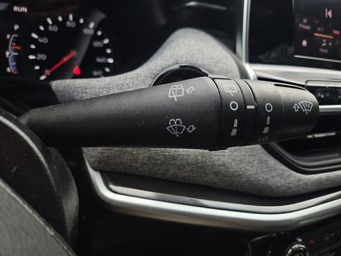 Certified 2025 Jeep Compass Latitude image 27