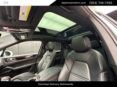 Used 2023 Porsche Cayenne image 52