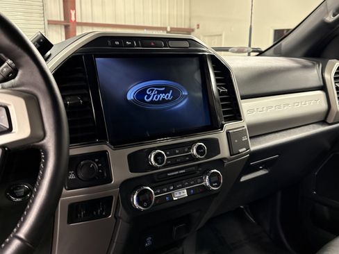 Used 2022 Ford F250 Lariat w/ Lariat Ultimate Package image 9
