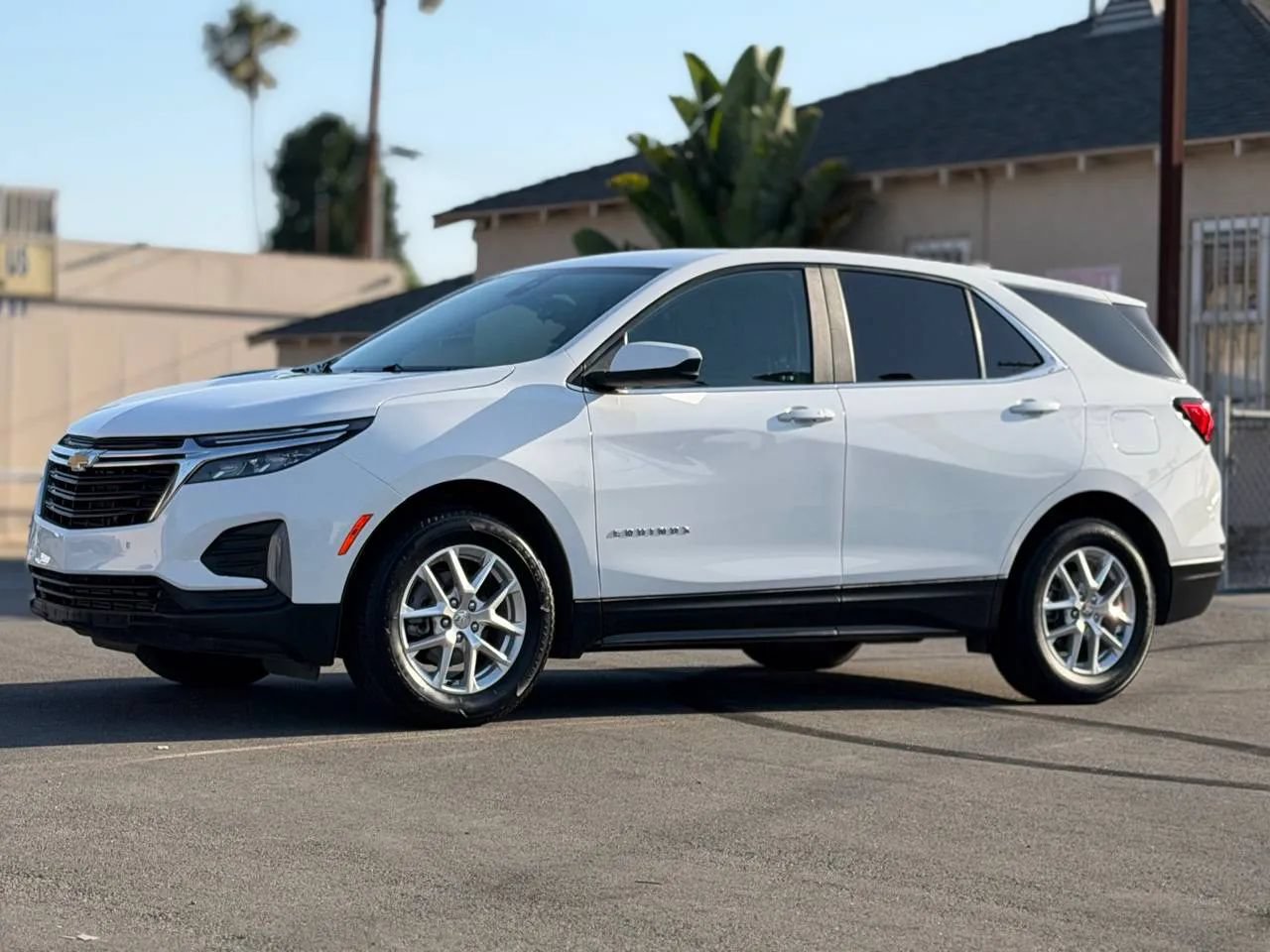 Used 2023 Chevrolet Equinox LT FWD image 8