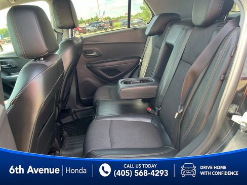 Used 2019 Chevrolet Trax LT w/ LT Convenience Package AWD/4WD image 16