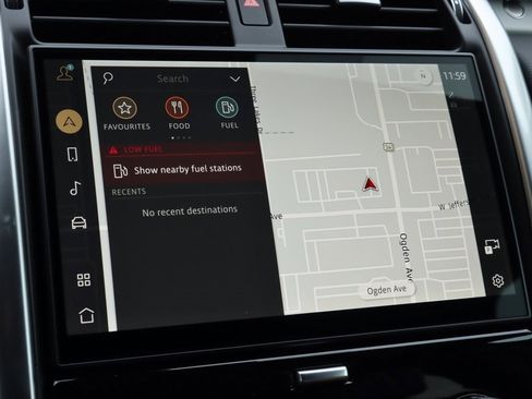 Used 2025 Land Rover Discovery Dynamic SE image 25