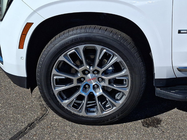 Used 2025 GMC Yukon Denali AWD/4WD image 8