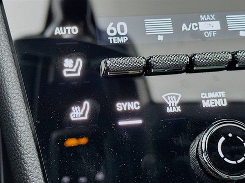 Certified 2024 Porsche Cayenne AWD/4WD image 23