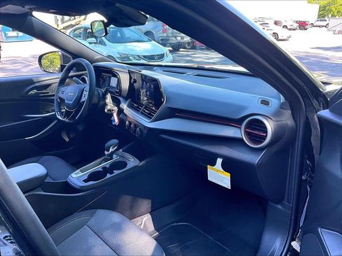 New 2026 Chevrolet Trax RS w/ Sunroof Package FWD image 10