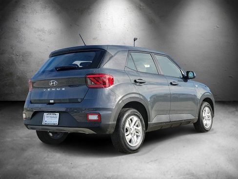 New 2026 Hyundai Venue SE FWD image 3